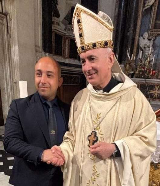 MONS ANTONIO STAGLIANO ' PLAUDE ALEX CAPUTO PER IL SUO IMPEGNO DI PACE ...